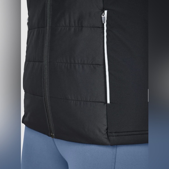 Push FWD Women's Primaloft Training Jacket in Black sized Small - Picture 4 of 14